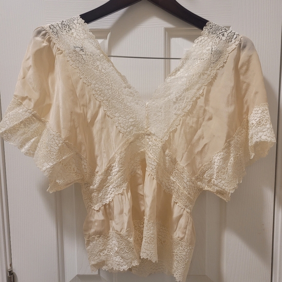 Tops - Elegant Cream Lace Top